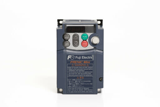 富士電機 インバータ FRN0.1C2S-2J (累積運転時間1167h)