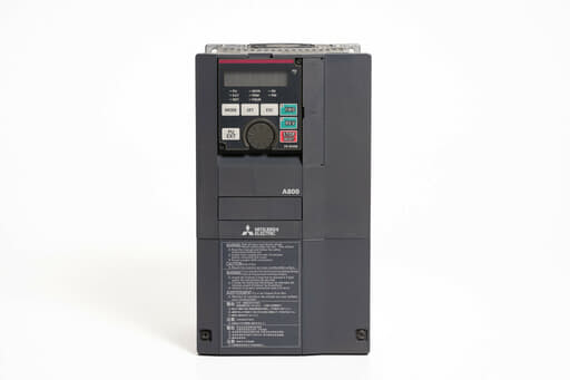 三菱 インバータ FR-A820-3.7K-1 (通電時間53983h)