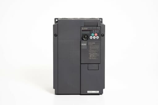 三菱 インバータ FR-E720-5.5K (通電時間1h未満)
