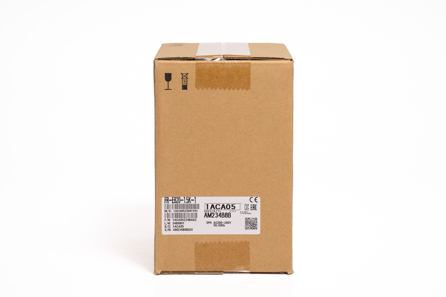 三菱 インバータ FR-E820-1.5K-1 (23年製)