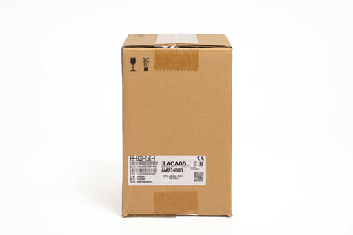 三菱 インバータ FR-E820-1.5K-1 (23年製)