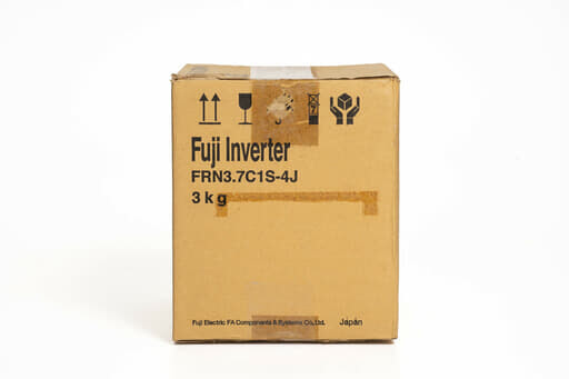 富士電機 インバータ FRN3.7C1S-4J (06年製)