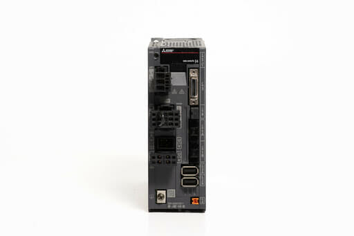三菱 サーボアンプ MR-J4W2-44B-NB (電源ON累積時間157h)