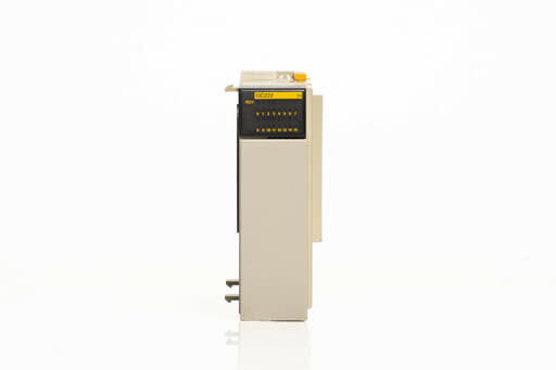 オムロン 出力ユニット CQM1-OC222 (96〜99年製)