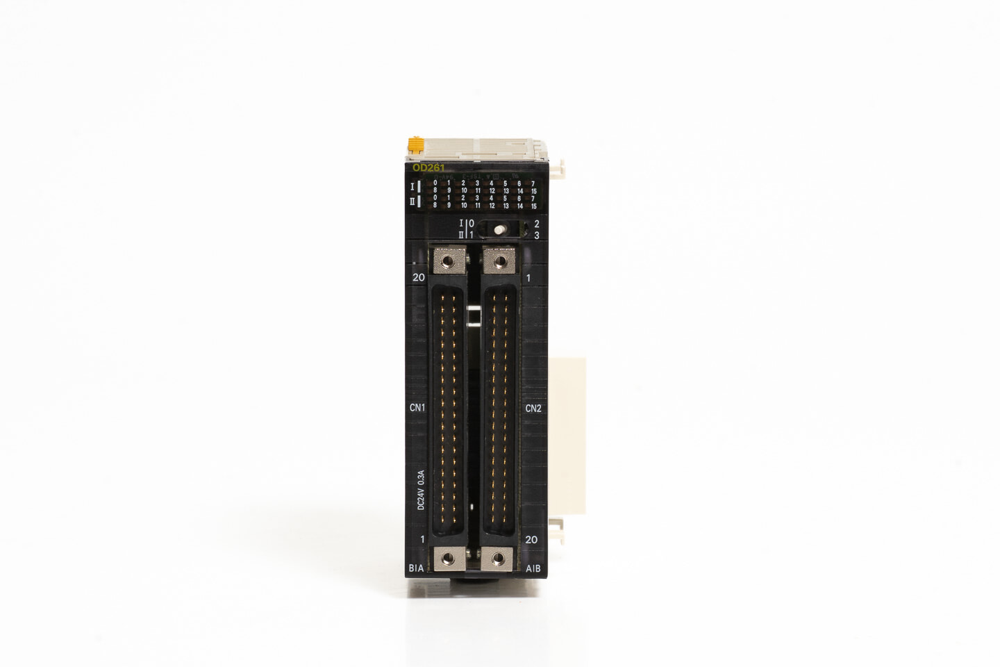 オムロン 出力ユニット CJ1W-OD261 (18〜19年製)
