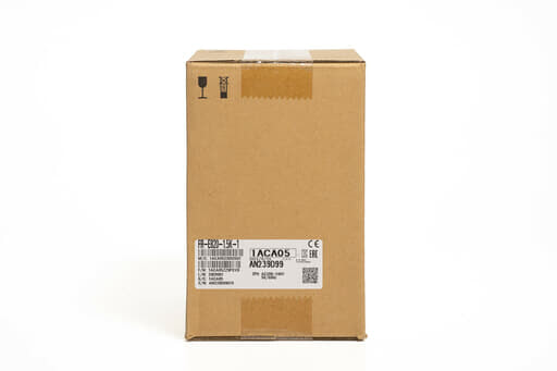三菱 インバータ FR-E820-1.5K-1 (23年製)