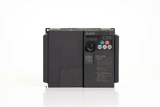三菱 インバータ FR-E720-3.7K (通電時間26398h)