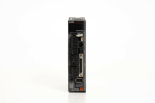 三菱 ACサーボアンプ MR-J4-40A (電源ON累積時間861h)