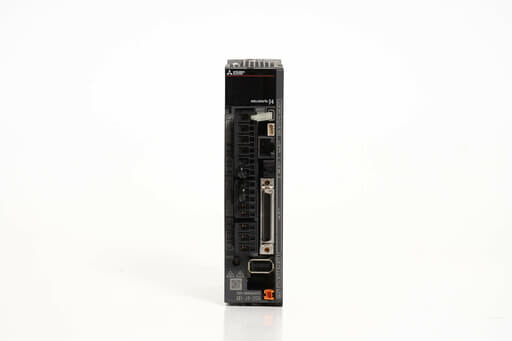 三菱 ACサーボアンプ MR-J4-20A (電源ON累積時間861h)