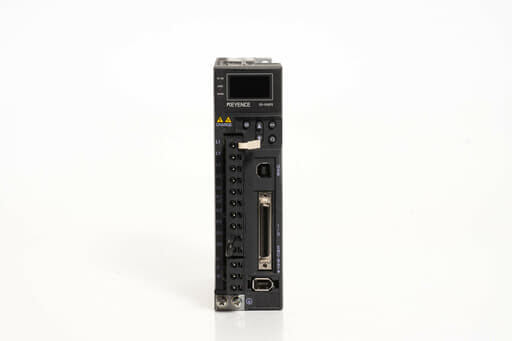 キーエンス ACサーボアンプ SV-010P2 (15年製)