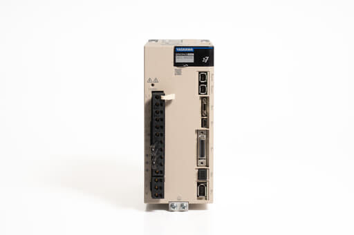 安川電機 ACサーボパック SGD7S-5R5A20A (20年製)