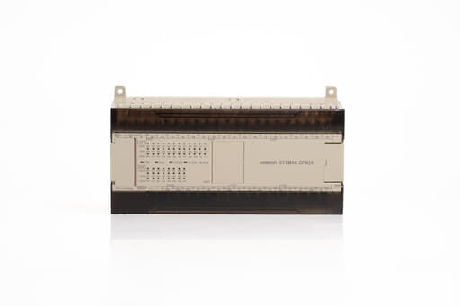 オムロン プログラマブルコントローラ CPM2A-60CDR-A (05年製・割れ)