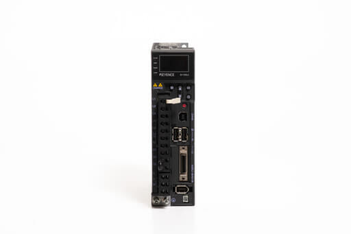 キーエンス サーボアンプ SV-010L2 (13年製)