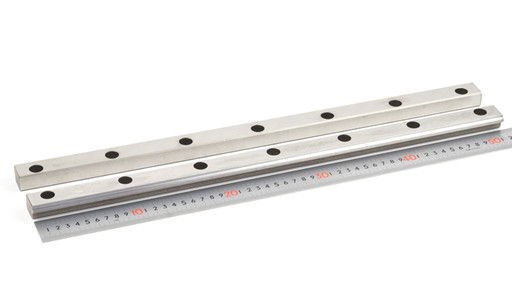 THK LMレール 2本入り 520mm
