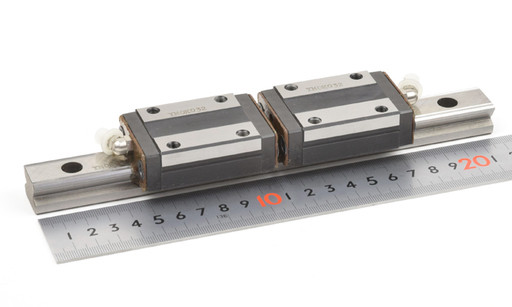 THK LMガイド SR20W+220L