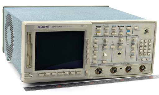 テクトロニクス デジタルオシロスコープ TDS640A 500MHz (ツマミかけ)