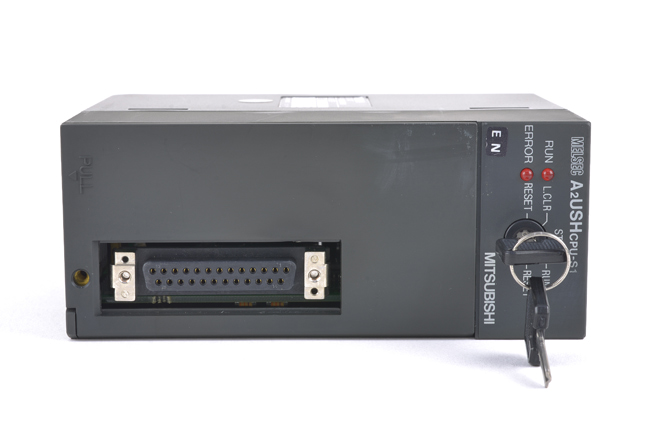 三菱 CPUユニット A2USHCPU-S1 (01年製)